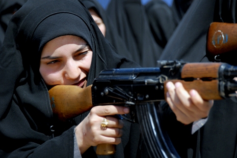 iraqi-female-police-weapons-training-2.jpg